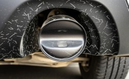 车靠近保险杠的下面裂了一个小口子是什么，保险杠裂了怎么修