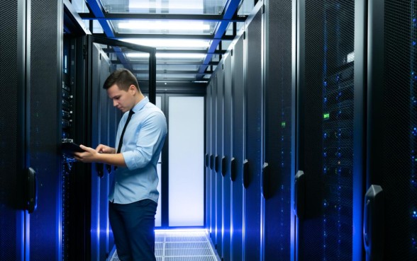 不审核直接放款8000容易通过吗，哪里有不用审核的贷款